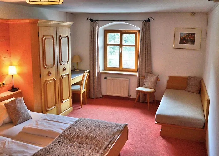 Gasthof Zum Schupfen فندق